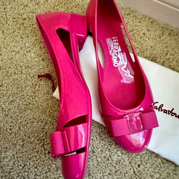 New, never used. Salvatore Ferragamo Vara Jelly, Made in Italy. - Picture 2 of 5